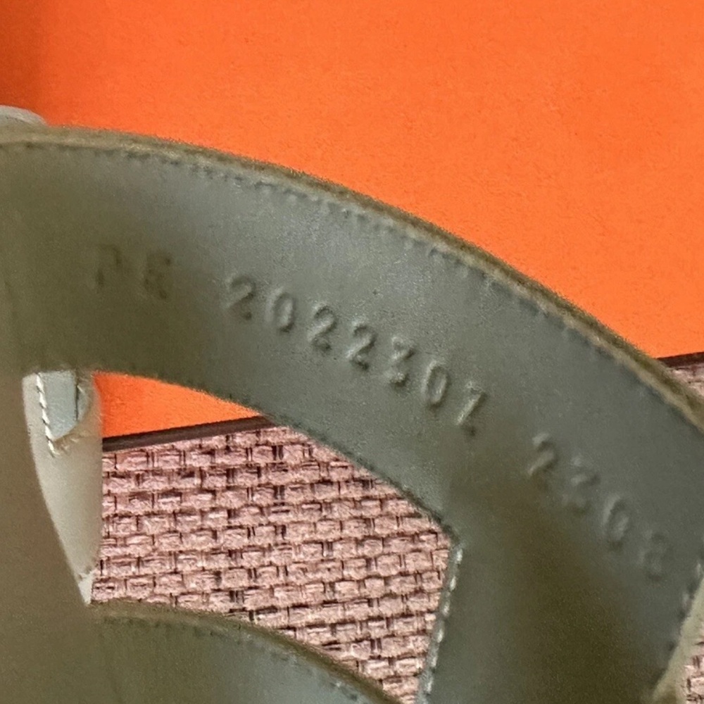 NEW HERMÈS Vert D'eau Calfskin Oran Sandals - Picture 13 of 14